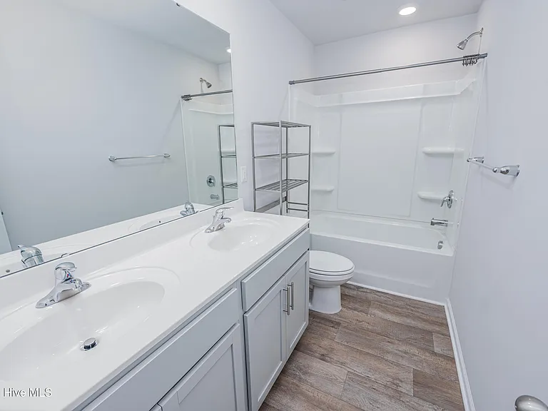 607 Ava St — Photo 15