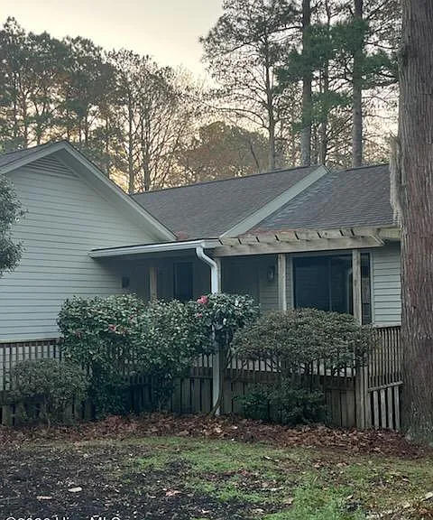 4405 Windtree Rd — Photo 3