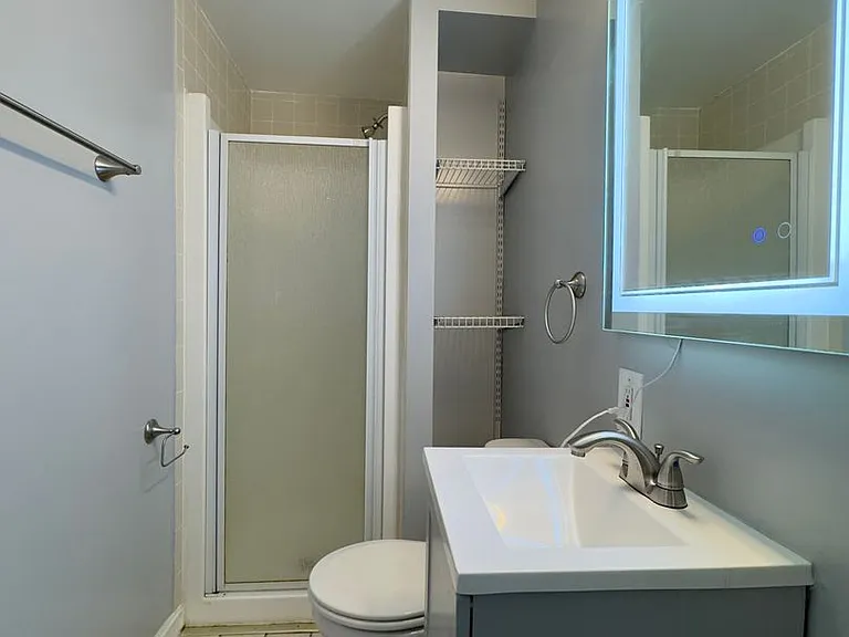 104 E Clement St — Photo 17