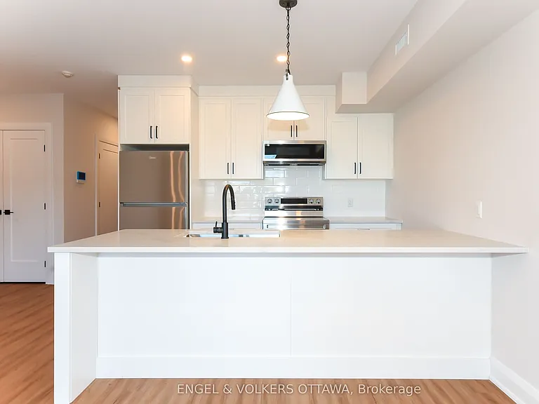 35 Monk St #6 — Photo 4