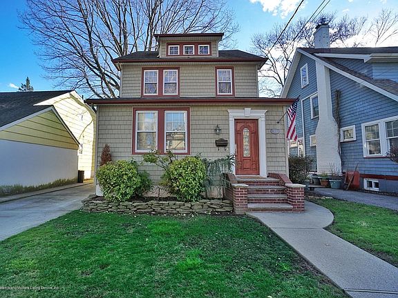2nd image of 302 Rose Ave