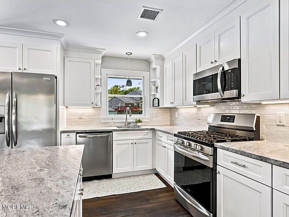 3rd image of 224 Pittenger Place