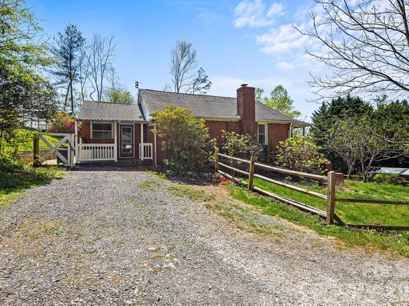 1271 Upper Brush Creek Rd, Fairview, NC 28730