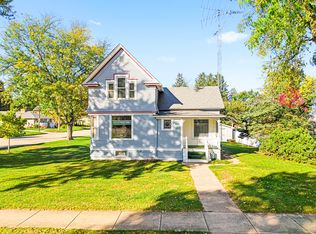 302 E Navaho Ave, Shabbona, IL 60550