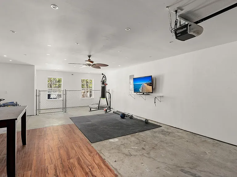 4027 Babbitt St — Photo 17