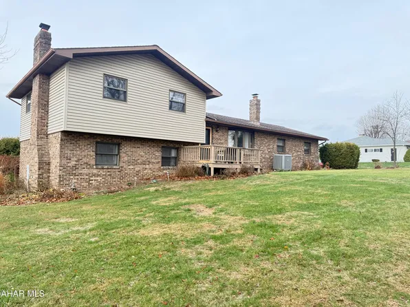 209 Hoover Dr, Martinsburg, PA 16662