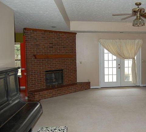4th image of 633 Evergreen Dr
