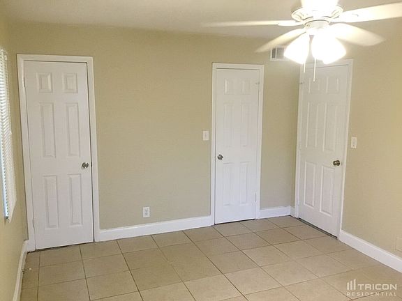 4th image of 215 NW 46th Ct