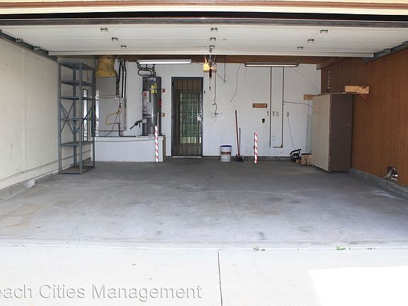 4th image of 15930 Elaine Ave