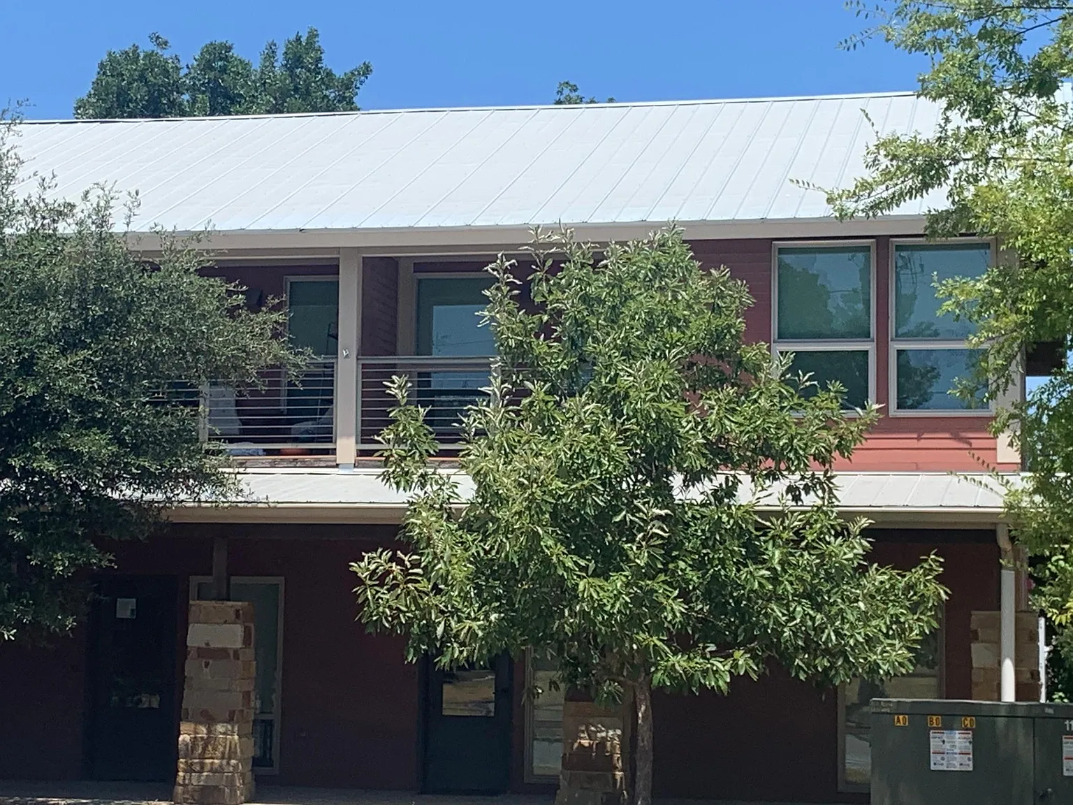 305 W Willis St — Photo 1