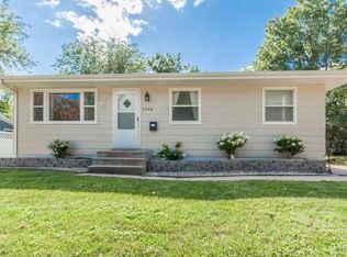 1648 24th St NW, Cedar Rapids, IA