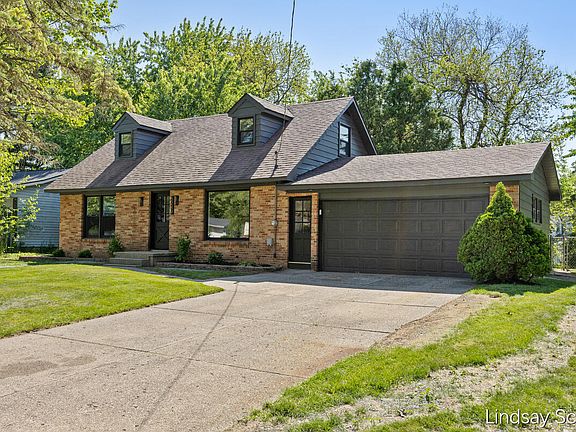 2nd image of 5249 Newcastle Dr SE