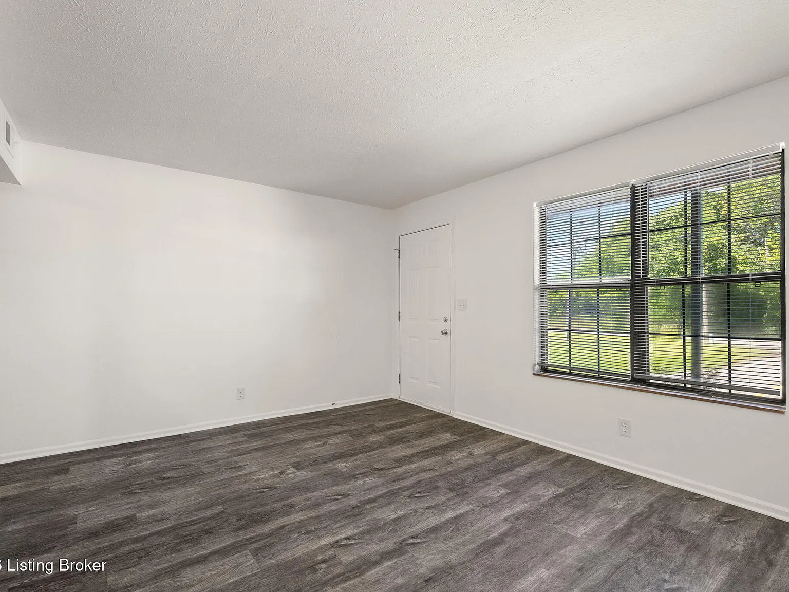 1 bed, 1.0 bath, 800 sqft, $925 — Photo 3