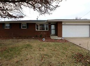 2326 W Bainter Ln, Peoria, IL 61615