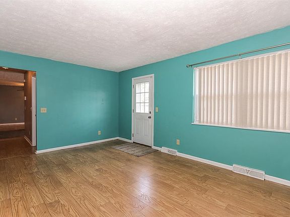 5th image of 205 Jefferson Dr