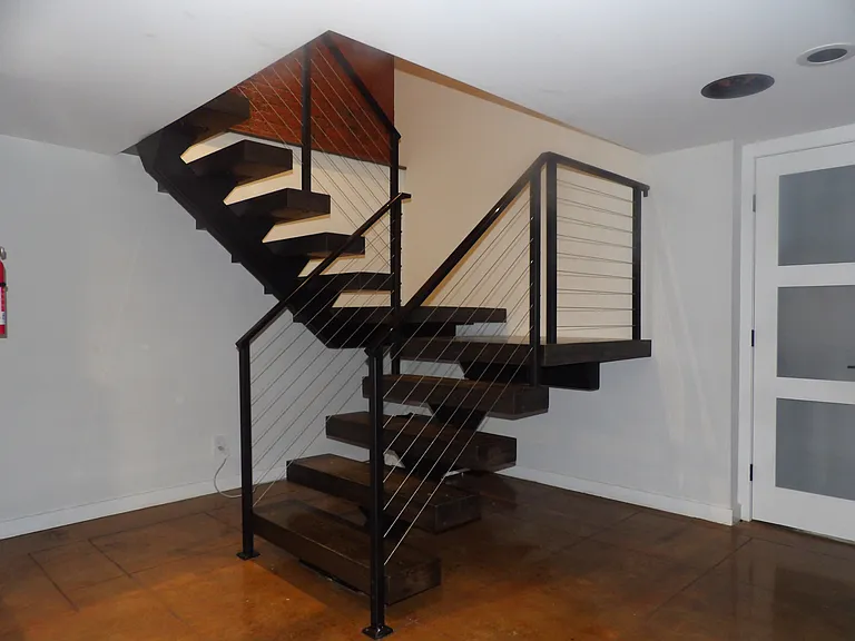 131 Montgomery St — Photo 15