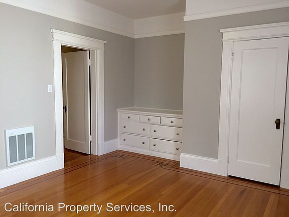5th image of 1960 Hyde St APT 06