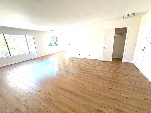 3rd image of 463 S Maple Dr APT 8
