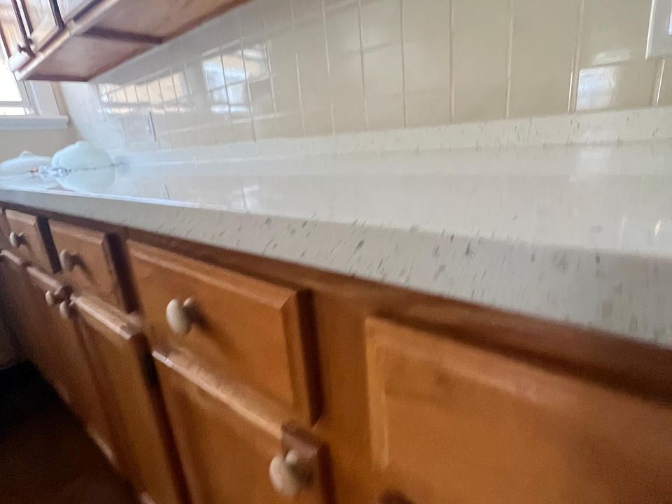 1st image of 9 Evelyn Pl #3