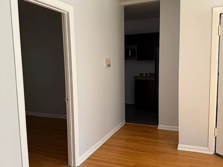 SPACIOUS 2 BEDROOM APARTMENTS AVAILABLE — Photo 18