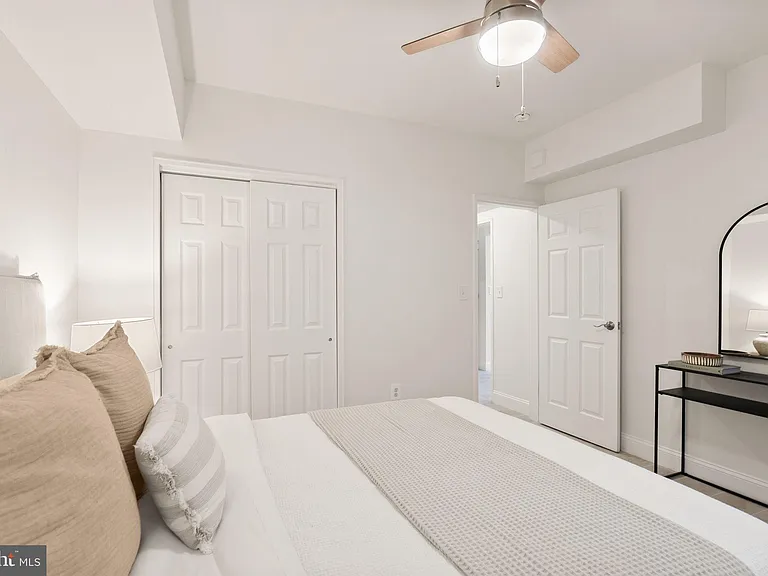 3039 Macomb St NW #2A — Photo 15