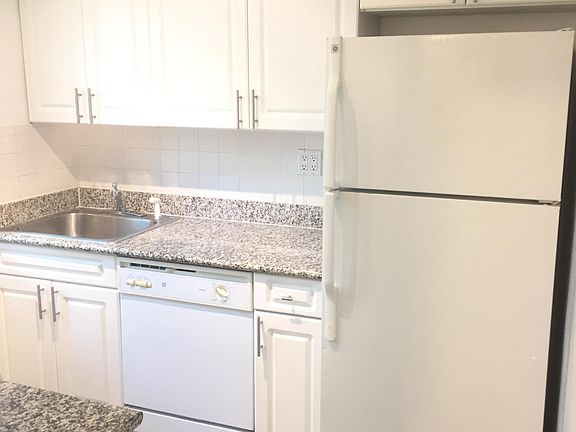 4th image of 11 Schenck Ave #B1