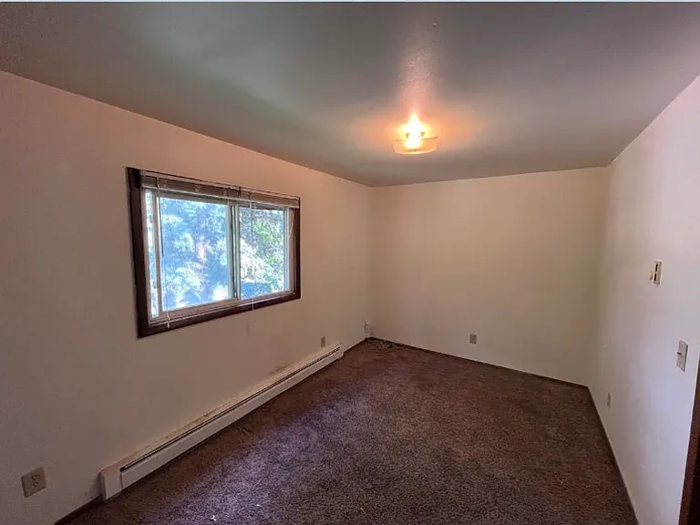 714 N Oak St #7 — Photo 4