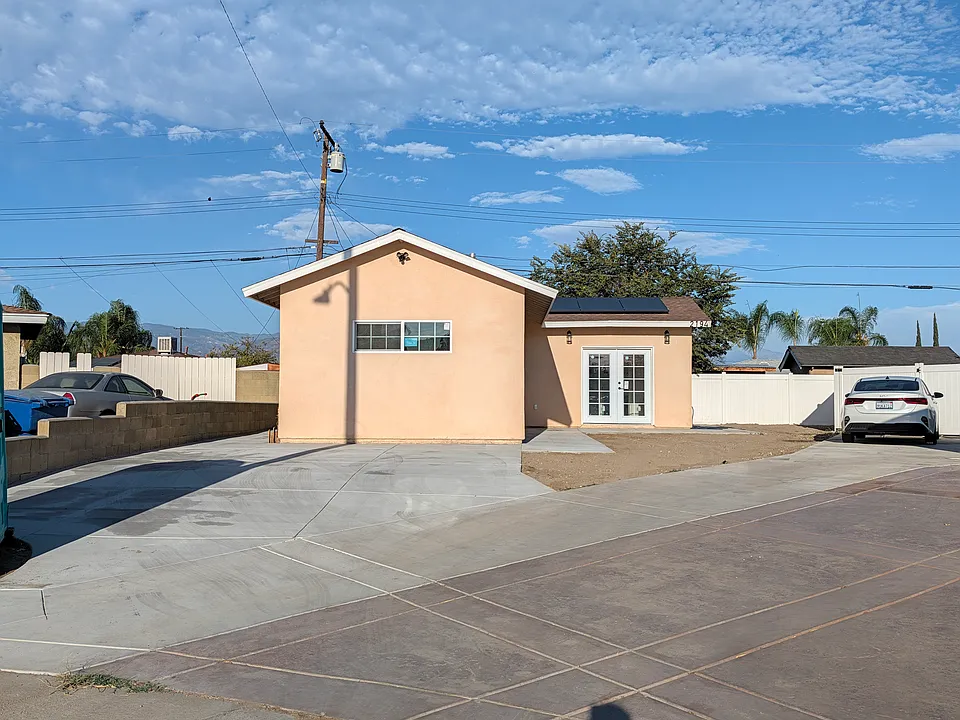 2194 W Hanford St