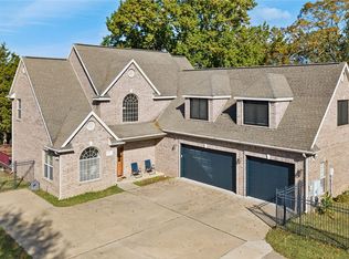923 S River Meadows Dr, Fayetteville, AR 72701