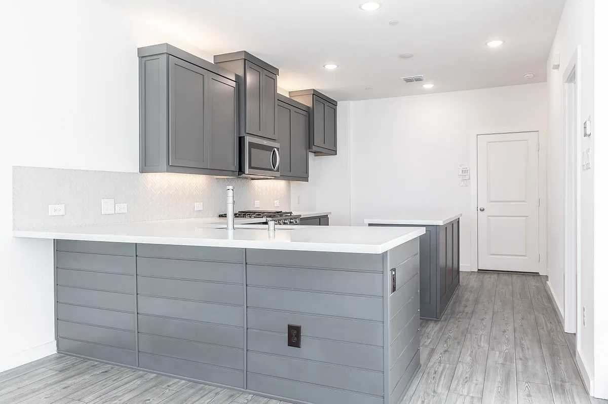 2 bed, 2.5 bath, 1672 sqft, $2,700 — Photo 3