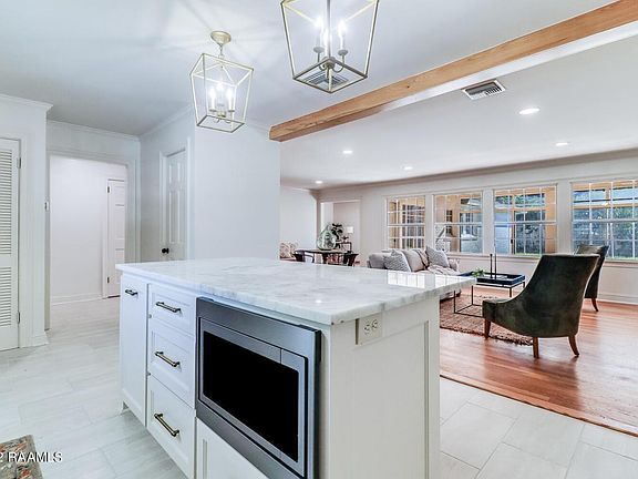 5th image of 517 Laurence Ave