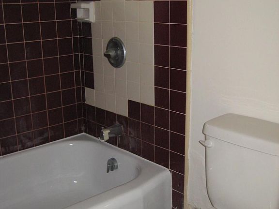 5th image of 516 Kamoku St APT 204
