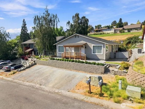 380 N Shore Court, Manson, WA 98831