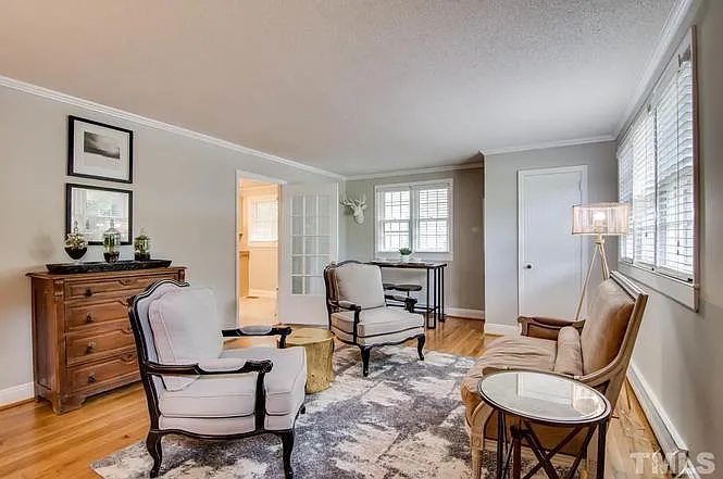 3 bed, 1053 sqft, $2,200 — Photo 1