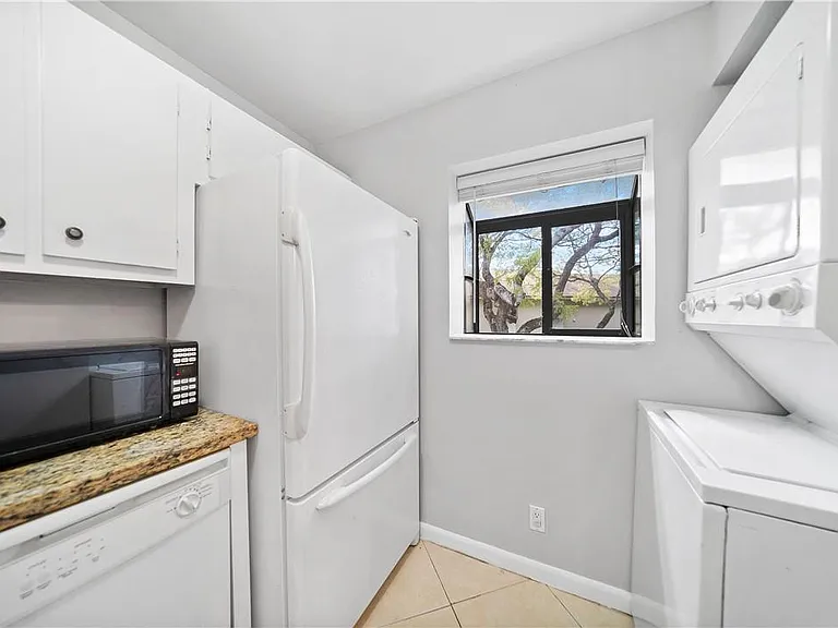 503 Gardens Dr #202 — Photo 15