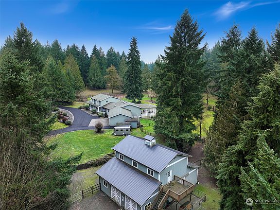4th image of 4623 Foxtrail Drive NE