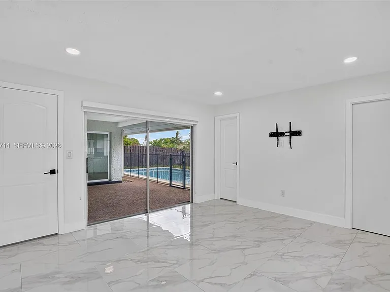 9531 NW 20th Pl — Photo 11