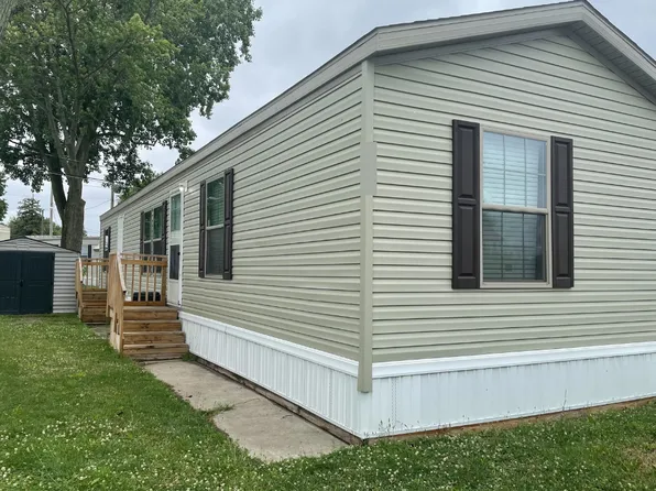 1906 Tracy Rd, Northwood, OH 43619