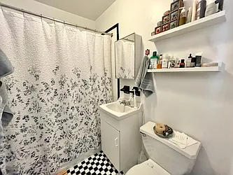 Rented by KNOCKKNOCK LLC