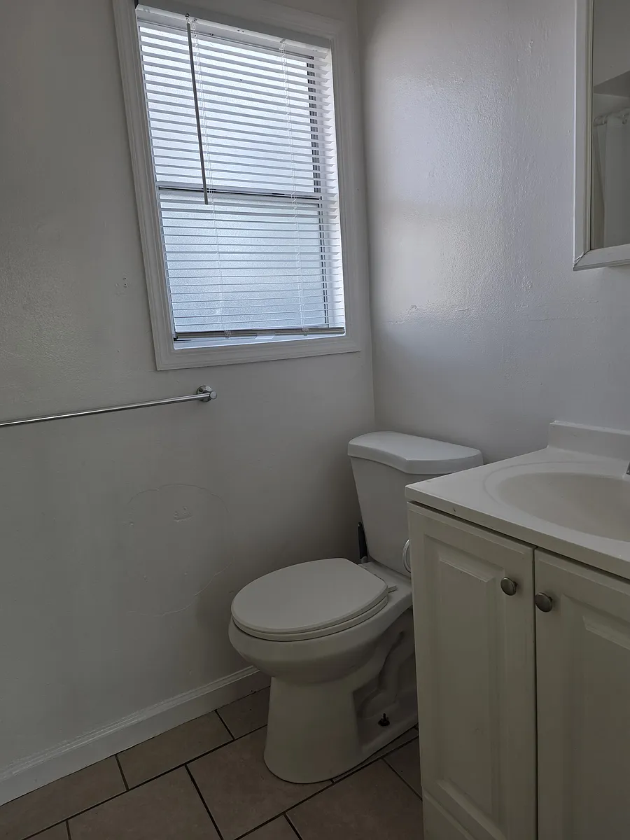 Building Photo - 1468 Grand Ave #5A