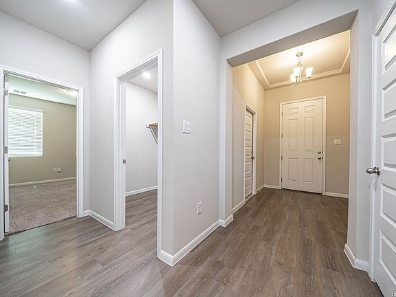 5th image of 632 Candace Ct