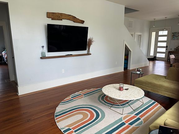 4th image of 3435 Napoleon Ave