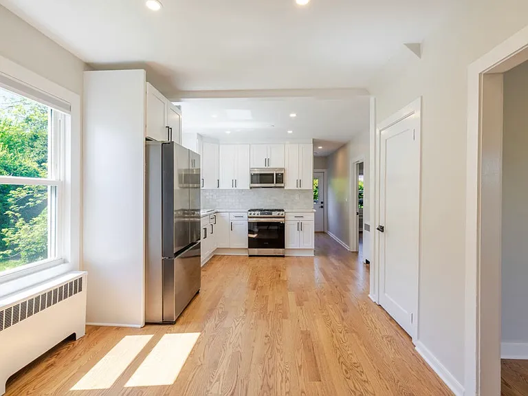 301 Bruce Park Ave #2 — Photo 4