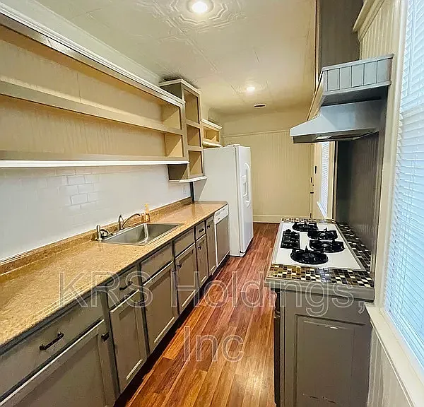 424 W Washington St #A — Photo 6