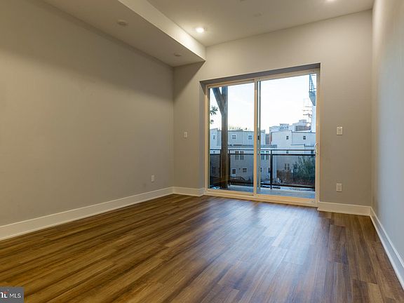 3rd image of 919 N 15th St #2