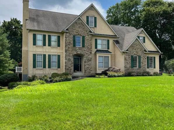 72 Alexanders Ct, Newtown, PA 18940