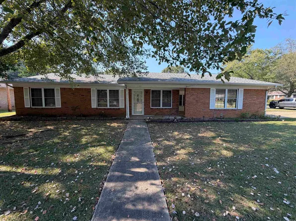 1920 N James St, Jacksonville, AR 72076