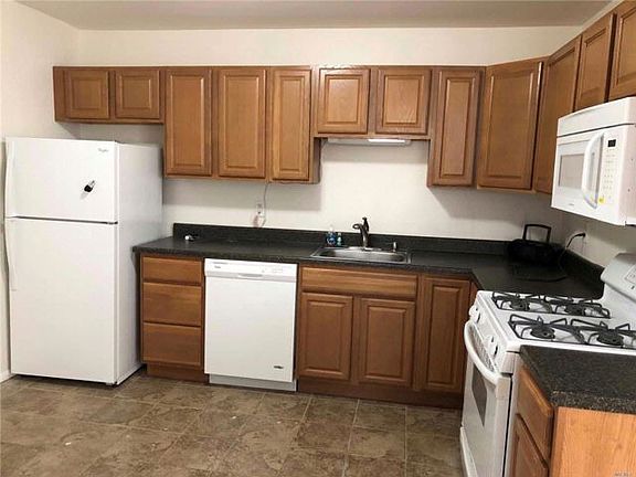 2nd image of 23 Cayuga Ave