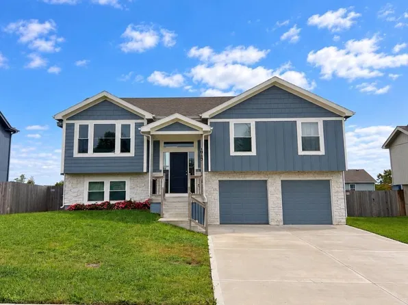 1913 Eagle Dr, Harrisonville, MO 64701