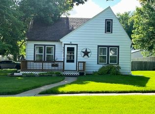 901 N 11th Ave, Broken Bow, NE 68822
